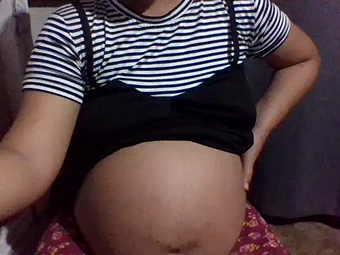 sweetprinces08 online show from May 19, 12:56 pm