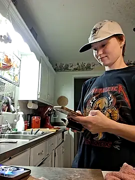 SugarNCinnamon online show from April 10, 1:11 am