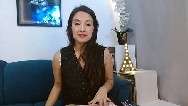 Almaglow  online show from May 11, 6:16 pm