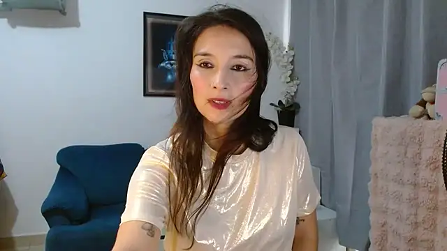 Almaglow  online show from May 18, 9:43 pm