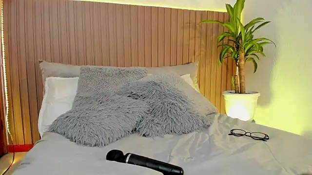 IndieMiller online show from March 31, 1:55 pm