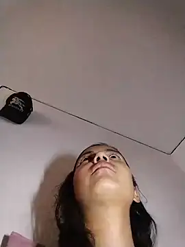 cinthia2011 online show from March 27, 9:26 pm