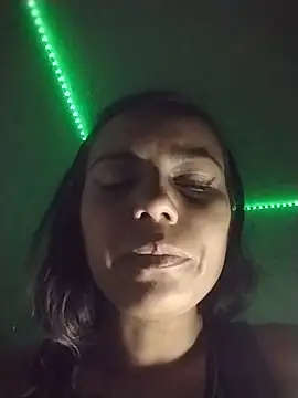 cinthia2011 online show from February 27, 12:43 am