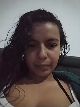 cinthia2011 online show from April 11, 1:33 am