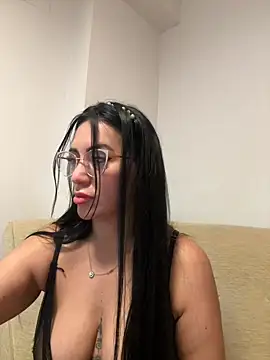 nataliia queen  online show from May 17, 11:15 pm
