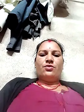 Hot hiuj online show from May 7, 7:50 pm