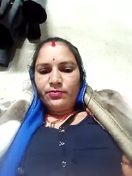 Hot hiuj online show from February 6, 8:45 pm