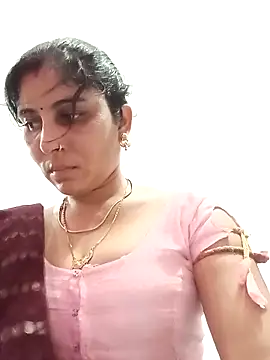 Hot ree85 online show from May 5, 5:05 pm