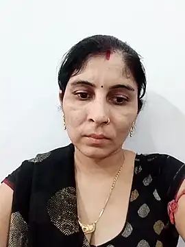 Hot ree85 online show from May 10, 1:02 pm
