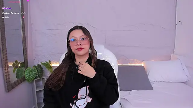 lanna 18  online show from May 15, 12:08 pm