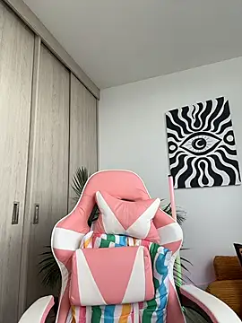 alesziarose  online show from July 12, 7:36 pm