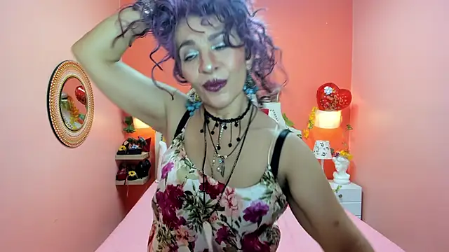 Dalila Najjar  online show from May 20, 2:36 pm