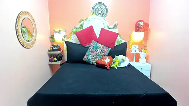 Dalila Najjar  online show from May 15, 5:16 pm