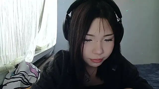 AprilOnilll online show from January 15, 8:20 am