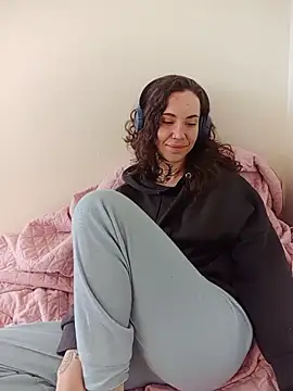 Dirty Pink online show from February 5, 10:18 am