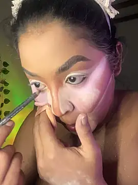 Isabella Belmont online show from March 19, 7:35 am