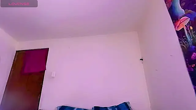 AmyRocket666 online show from April 9, 11:54 pm