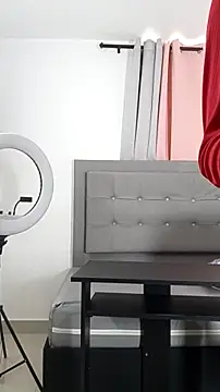 saray reesee online show from March 21, 8:03 pm