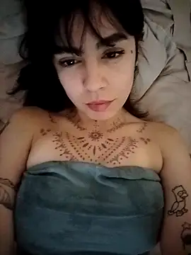 betty amorosa online show from April 12, 8:00 pm