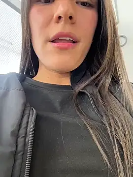 TaylorrHill online show from May 7, 9:29 pm