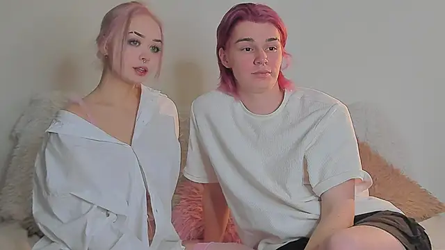 SweetheartsFriends online show from February 5, 7:22 am