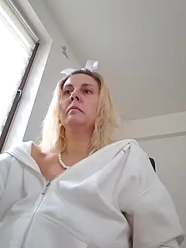 Amelia9798 online show from February 6, 8:29 am