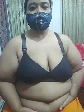 momo loves online show from March 6, 6:25 pm