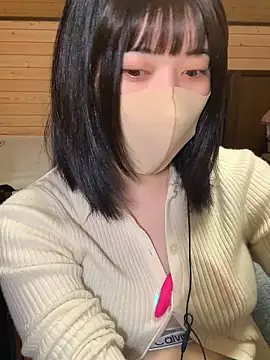 minami room online show from April 7, 1:35 pm