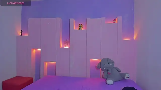 emilywilliis online show from February 24, 12:10 am