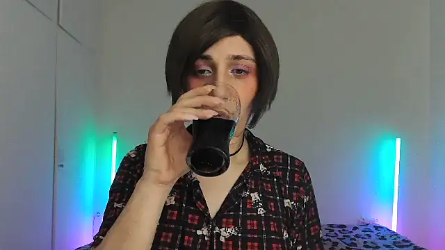 HoneyValentine online show from March 6, 9:43 pm