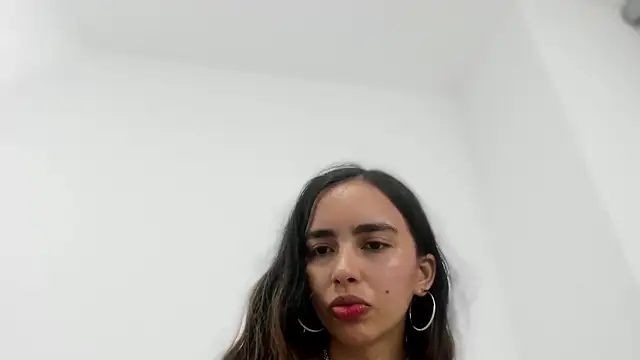 Sarah sumemers online show from May 9, 10:34 pm