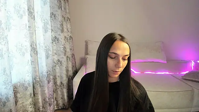 AnnaMized online show from April 7, 12:01 am