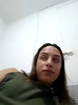 ofjuliaa online show from February 27, 4:12 am