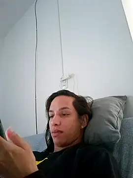 ofjuliaa online show from May 10, 8:22 pm