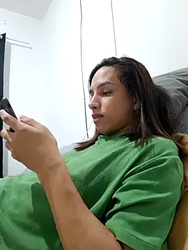 ofjuliaa online show from May 20, 7:49 am