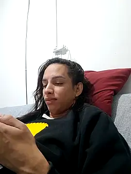ofjuliaa online show from May 9, 6:54 pm