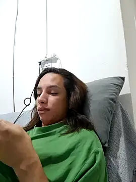 ofjuliaa online show from May 16, 8:28 am