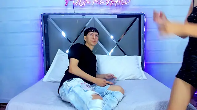 BunnyLove  online show from April 6, 12:10 am