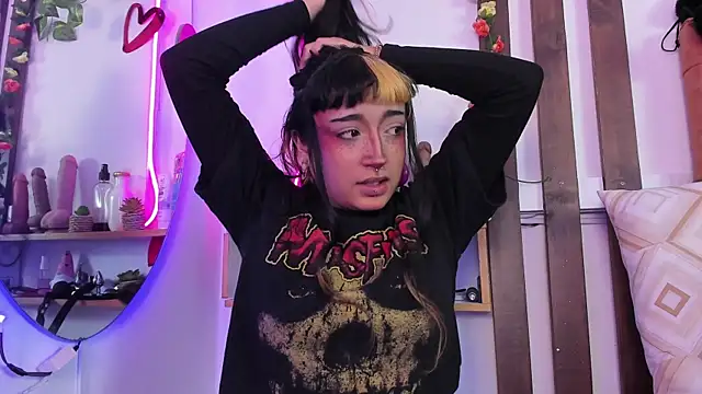 MeowMota  online show from April 30, 6:24 pm