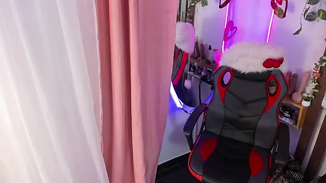 MeowMota  online show from May 15, 6:21 pm