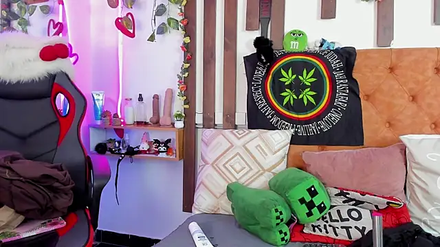 MeowMota  online show from May 17, 6:18 pm