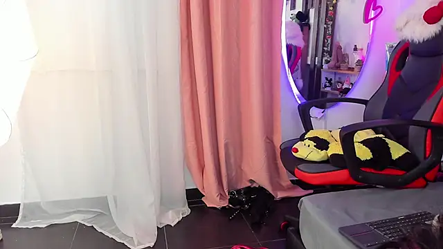 MeowMota  online show from May 21, 9:02 pm