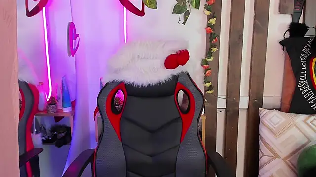 MeowMota  online show from May 19, 6:26 pm