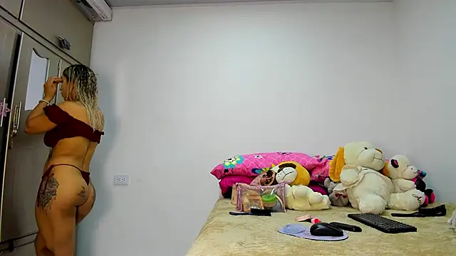 vennuss19 online show from February 8, 11:51 pm