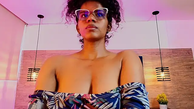 Ellie-Alves online show from May 5, 6:22 pm