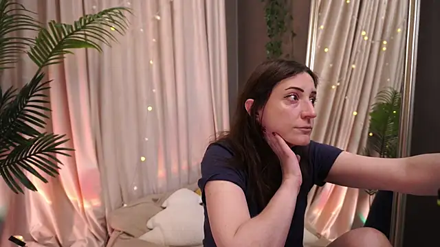 Ruby blossom  online show from April 5, 8:30 pm