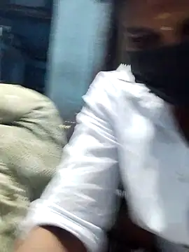 divyasree1431 online show from May 4, 7:39 pm