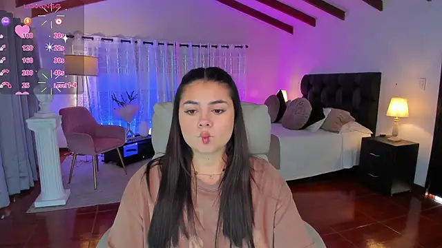 taylor smiith1 online show from May 9, 11:34 am