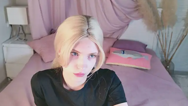 Yayaa Love online show from April 4, 2:05 pm