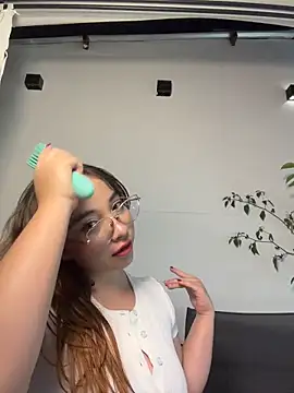 AliciaWhite nt online show from May 11, 4:03 am